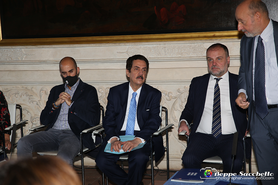 VBS_2049 - Mostra  Il mondo in una stanza. Testimonianze di culture extraeuropee.jpg